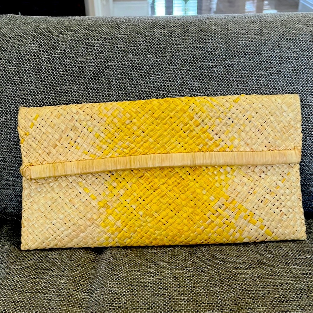 Marysol beach clutch
